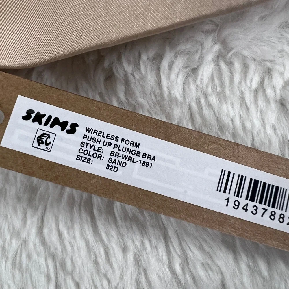 SKIMS Wireless Form Push‎ Up Plunge Bra Sand 32D BR-WRL-1891 NEW - Picture 10 of 14